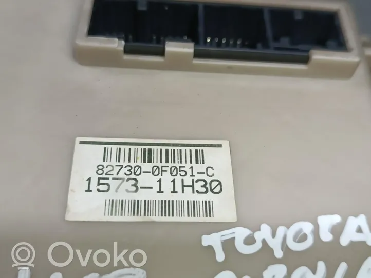 Toyota Verso Ramka / Moduł bezpieczników 827300F051C