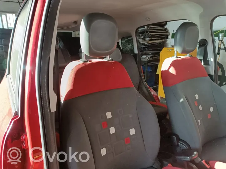 Fiat Panda II Fotel przedni pasażera 