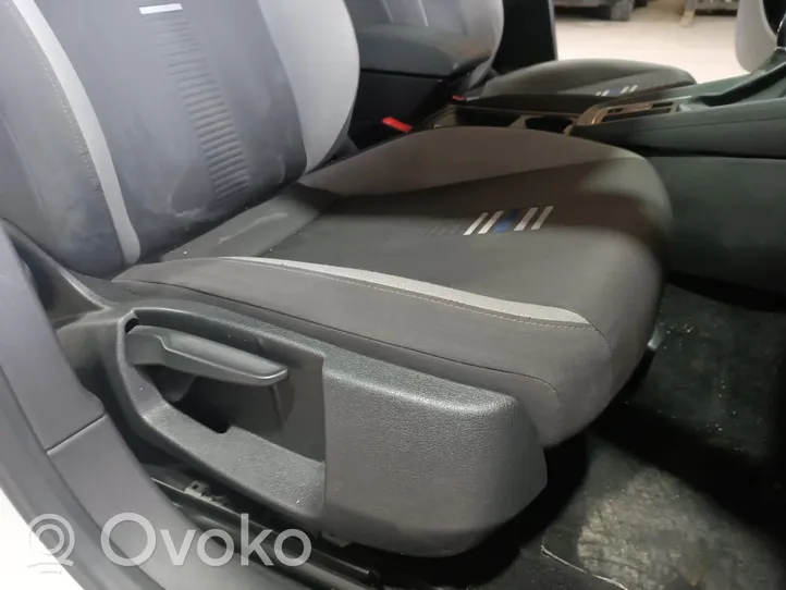 Seat Leon (5F) Front passenger seat 