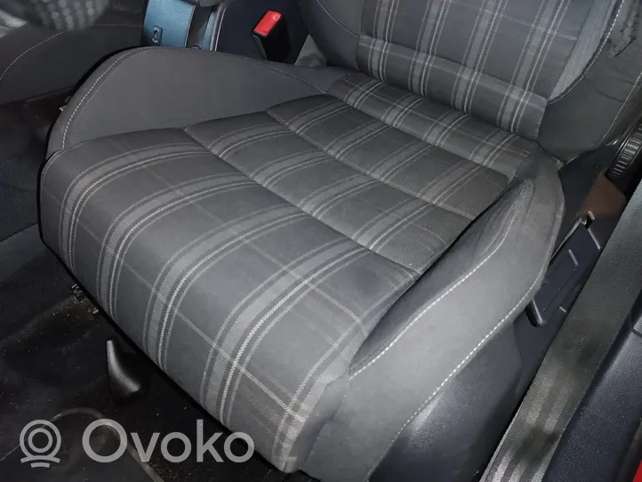 Volkswagen Golf VI Sedile anteriore del conducente 