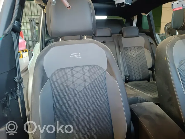 Volkswagen Tiguan Front passenger seat 