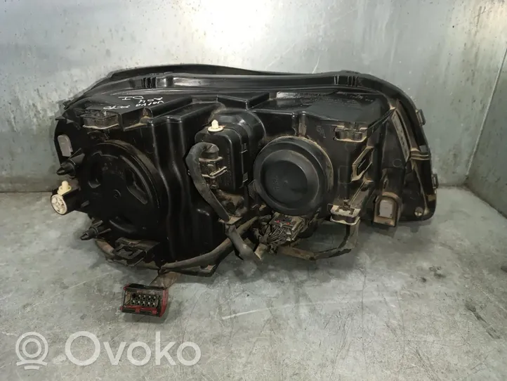 Volvo XC90 Lampa przednia 8620859