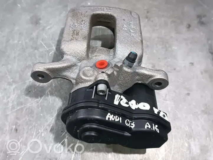 Audi Q3 8U Set dischi freno e pinze 32355462