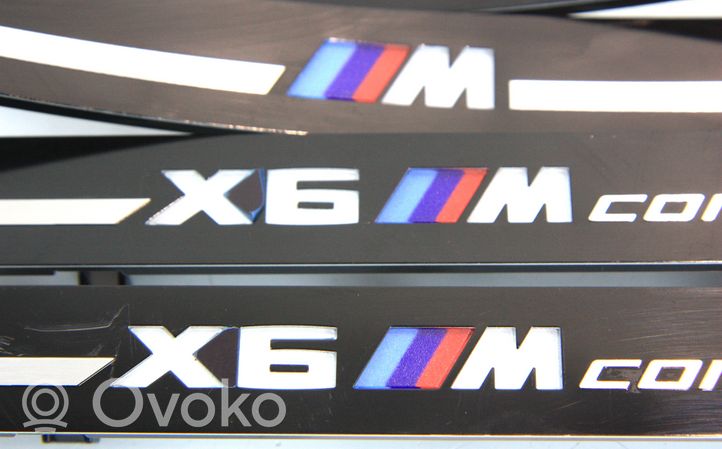 BMW X6M G06 F96 Etuoven kynnyksen suojalista 018798