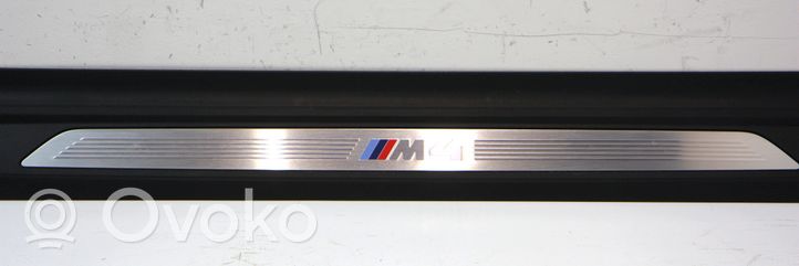 BMW M4 F82 F83 Etuoven kynnyksen suojalista 017928