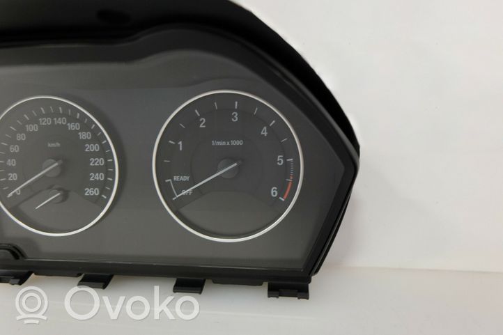 BMW 2 F45 Tachometer 000635