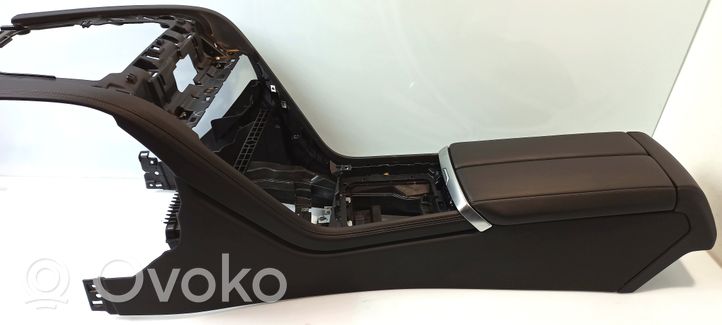 BMW 8 G15 Console centrale 023723