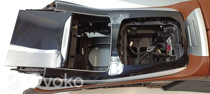 BMW X7 G07 Tunel środkowy 023724