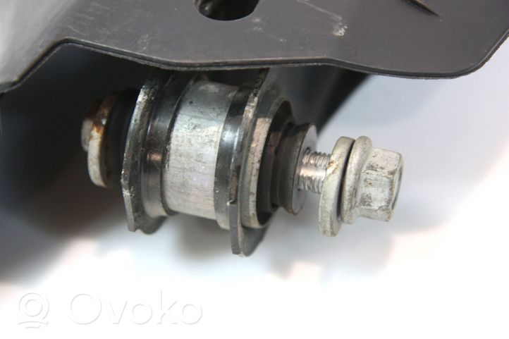 BMW 1 F40 Brazo de suspensión/horquilla superior trasero 013456