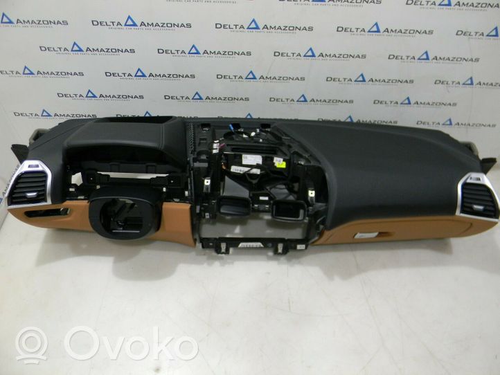 BMW 8 G14 Panel de instrumentos C00502