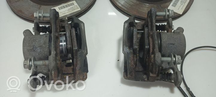 BMW 2 F45 Set dischi freno e pinze 019818