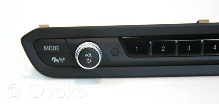 BMW 3 G20 G21 Przyciski / Przełącznik regulacji głośności 015943