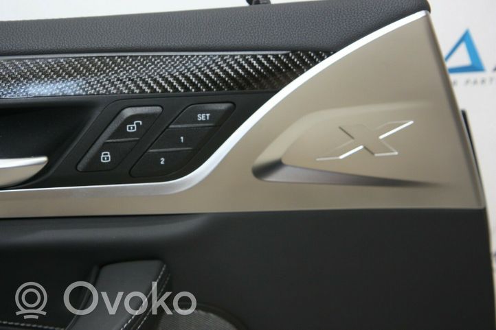 BMW X4M F98 Takaoven verhoilu J00464