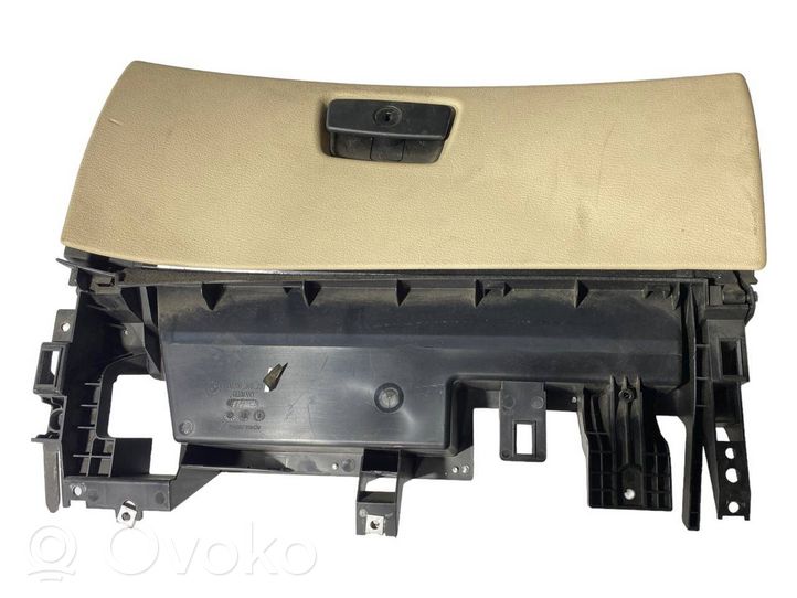 BMW Z4 E89 Glove box set 9128456