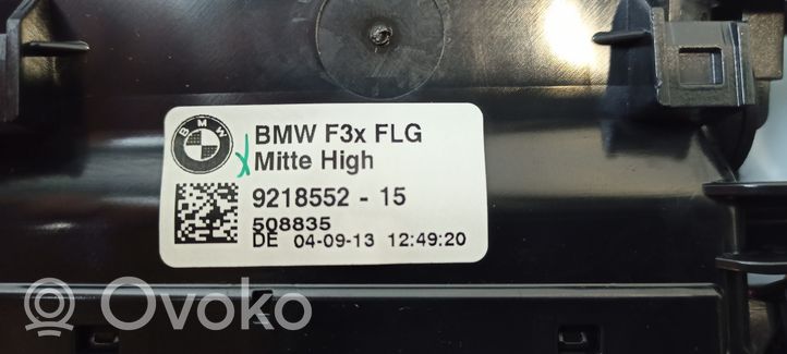 BMW 3 F30 F35 F31 Kojelaudan tuuletussuuttimen suojalista 021647