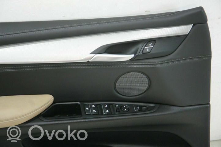 BMW X5M F85 Apmušimas galinių durų (obšifke) 016391