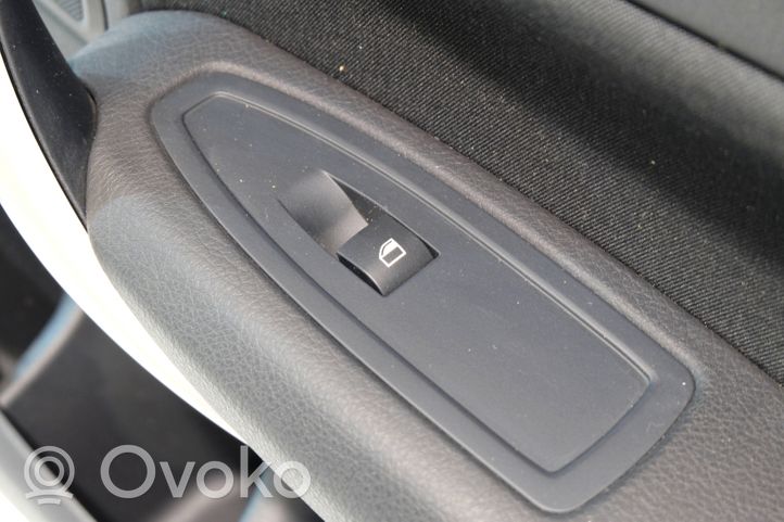 BMW 1 F20 F21 Etuoven verhoilu (käytetyt) 007628