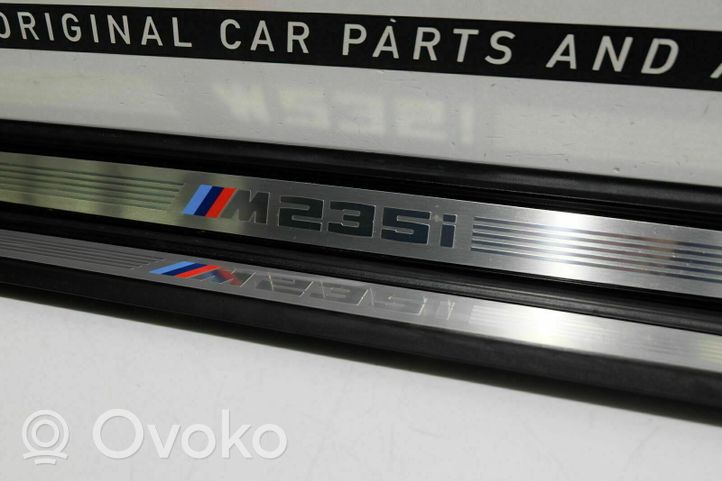 BMW 2 F22 F23 Osłona listwy przedniej 004307