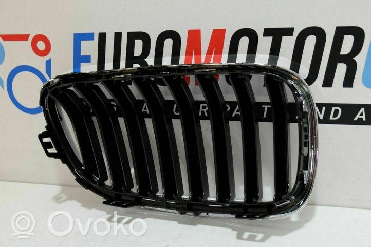 BMW 2 F22 F23 Grille calandre supérieure de pare-chocs avant 002060