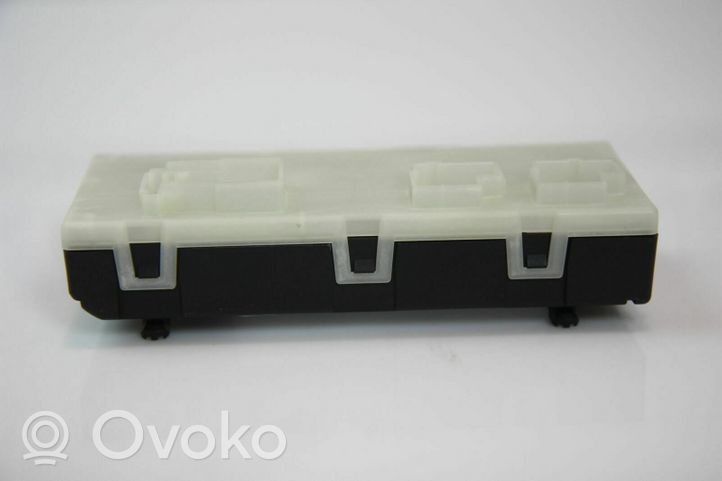 BMW 5 G30 G31 Centralina/modulo portellone/bagagliaio 012242