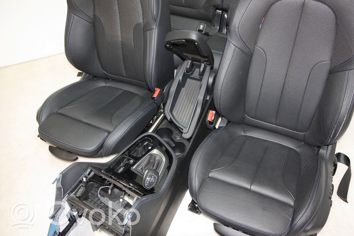 BMW 2 F46 Fotele / Kanapa / Komplet K00863