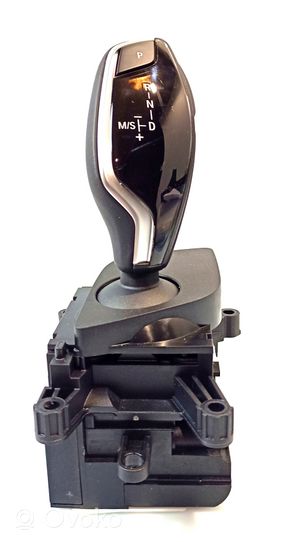 BMW 5 G30 G31 Gear shifter/selector 024840