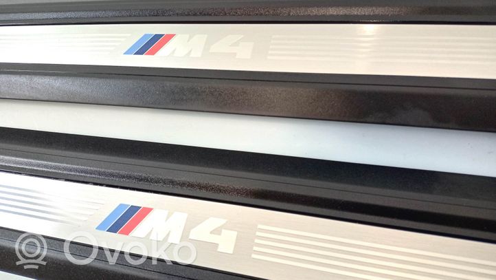 BMW M4 F82 F83 Garniture de marche-pieds avant 022093