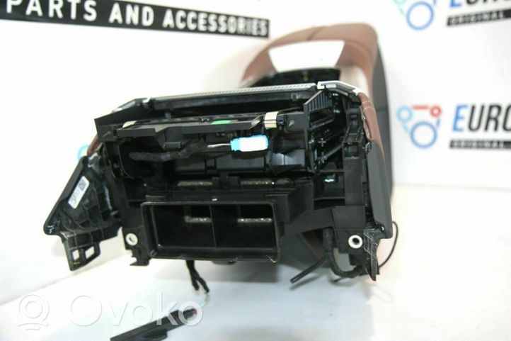 BMW X7 G07 Center console 0164561