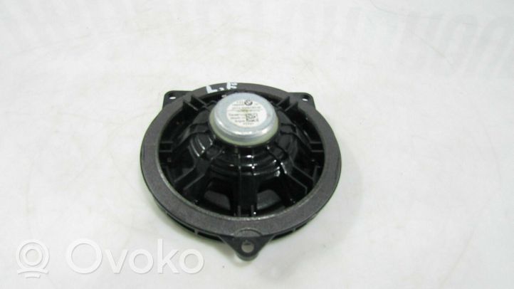 BMW 1 F20 F21 Garsiakalbis panelėje R02135