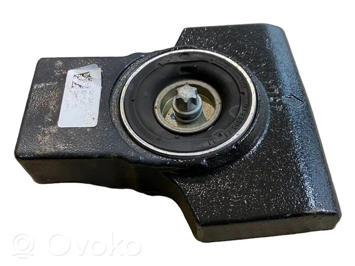 BMW 3 F30 F35 F31 Takatasauspyörästön kannake 6877100