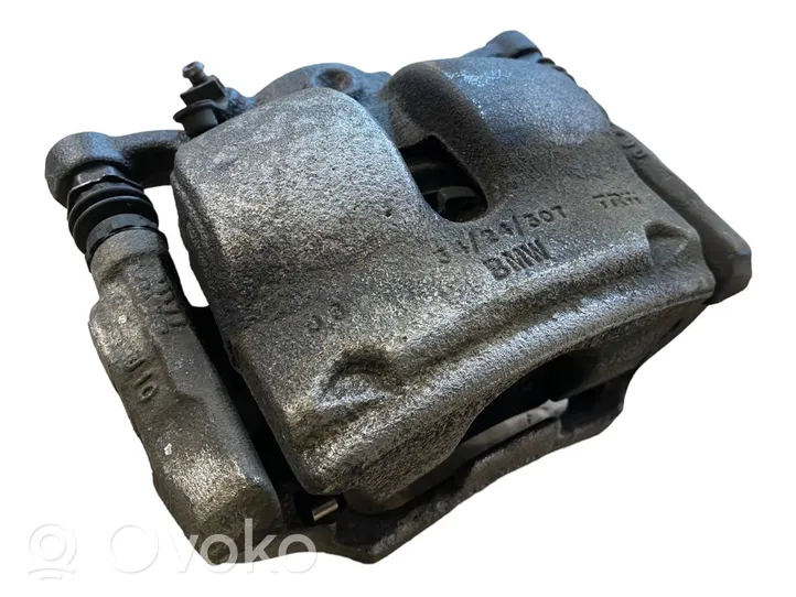 BMW 2 F45 Bremssattel vorne 6860266