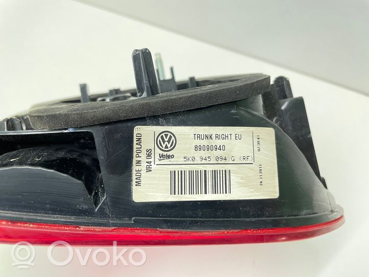 Volkswagen Golf VI Lampy tylnej klapy bagażnika 5k0945094g