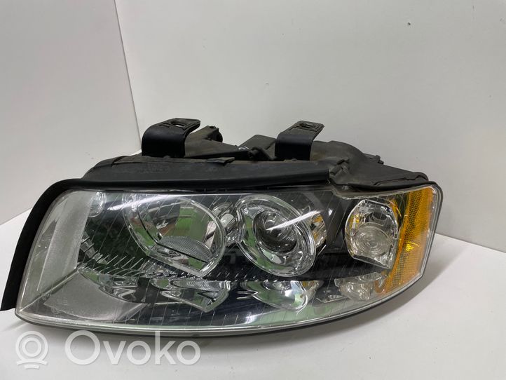 Audi A4 S4 B6 8E 8H Lampa przednia 