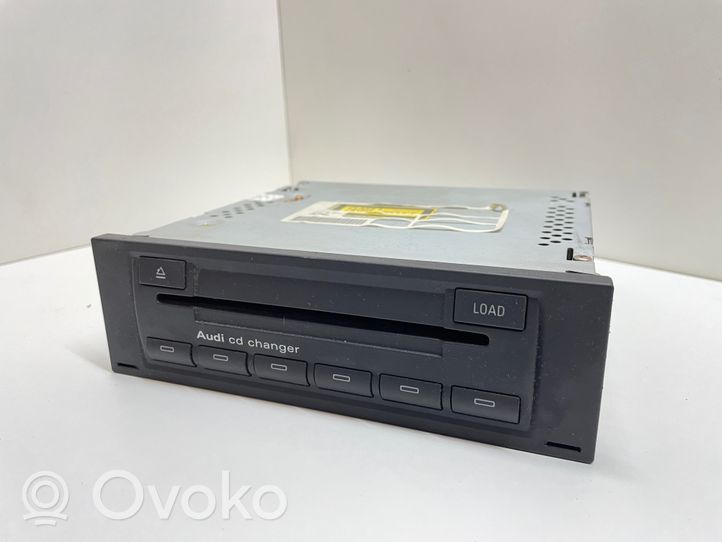 Audi A4 S4 B6 8E 8H CD/DVD changer 8E0035111