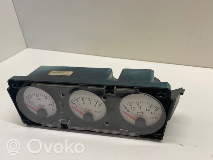 Audi 80 90 S2 B4 Speedometer (instrument cluster) 8A1919214