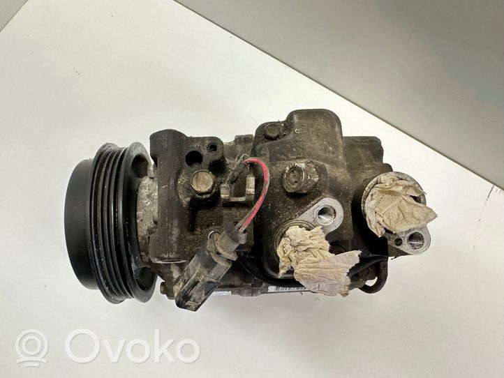 Audi A4 S4 B6 8E 8H Ilmastointilaitteen kompressorin pumppu (A/C) 8E0260805N