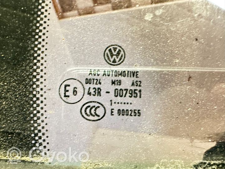 Volkswagen Tiguan Vetro del deflettore posteriore 5N0845214