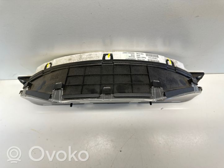 Volvo XC70 Speedometer (instrument cluster) 30682277