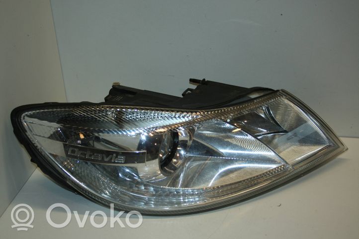 Skoda Octavia Mk2 (1Z) Lampa przednia 1Z1941016F