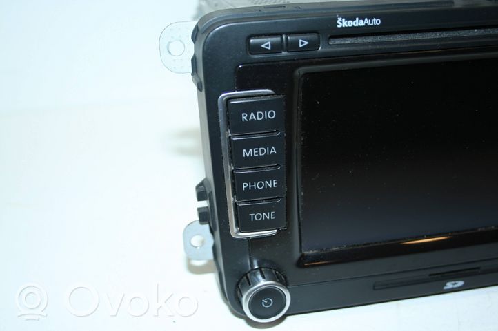 Skoda Octavia Mk2 (1Z) Panel / Radioodtwarzacz CD/DVD/GPS 1Z0035680A