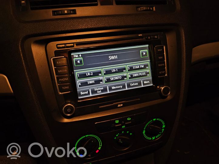 Skoda Octavia Mk2 (1Z) Panel / Radioodtwarzacz CD/DVD/GPS 1Z0035680A