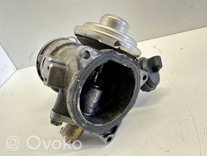 Volkswagen Touareg I Soupape vanne EGR 070128070C