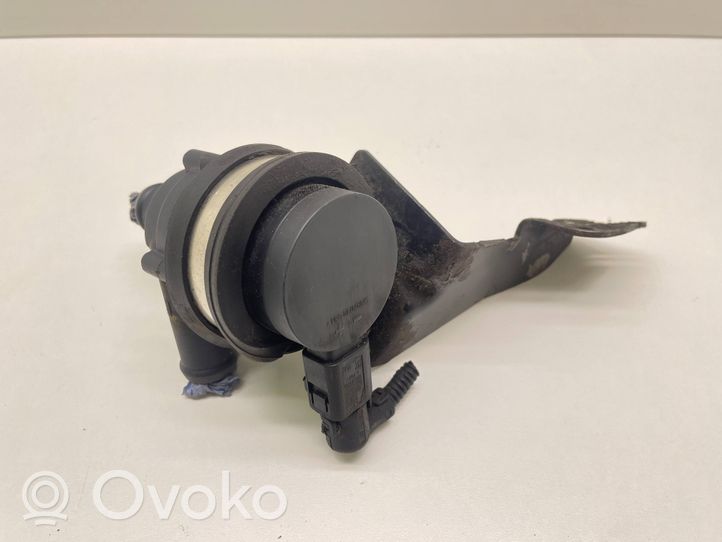 Volkswagen Touareg I Pompe à eau de liquide de refroidissement 7l6121079a