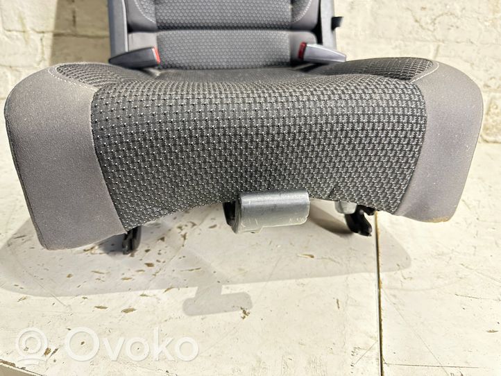 Volkswagen Touran II Rear seat 