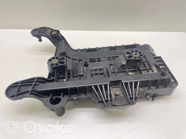 Volkswagen Tiguan Półka akumulatora 1K0915333