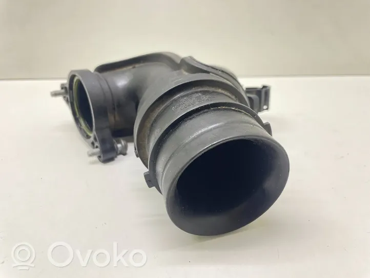 Volkswagen Tiguan Tuyau d'admission d'air turbo 04E129656