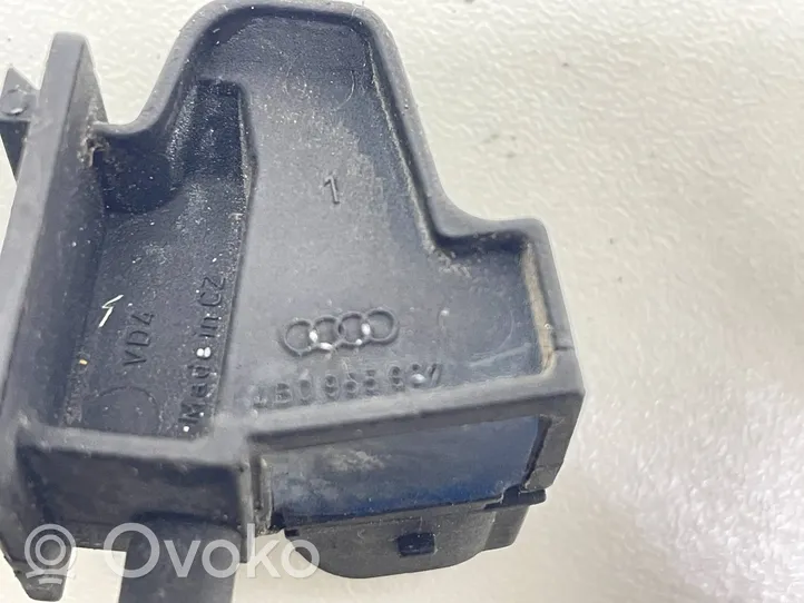 Audi A6 S6 C5 4B Langų skysčio purkštukas (-ai) priekinio stiklo 4B0955987