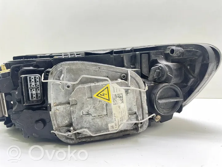 Volvo V50 Lampa przednia 0301237282