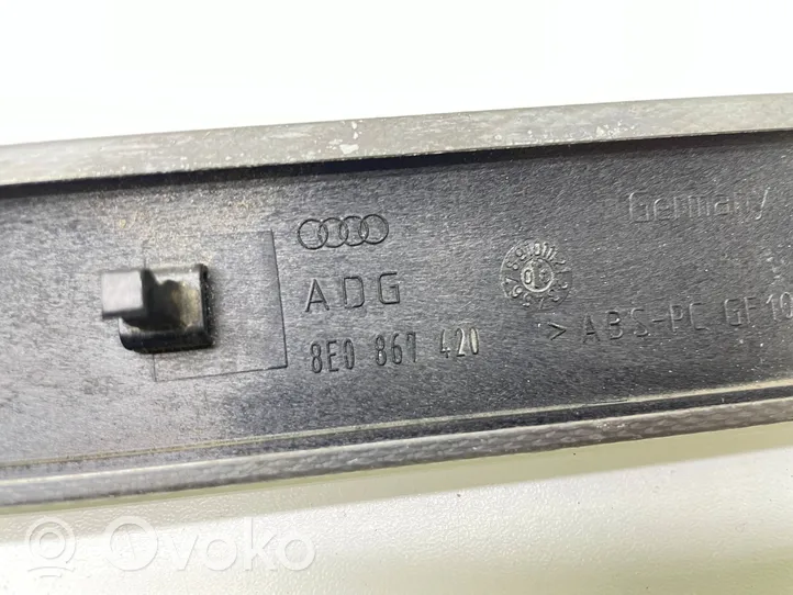 Audi A4 S4 B6 8E 8H Ramka schowka deski rozdzielczej 8E0867420