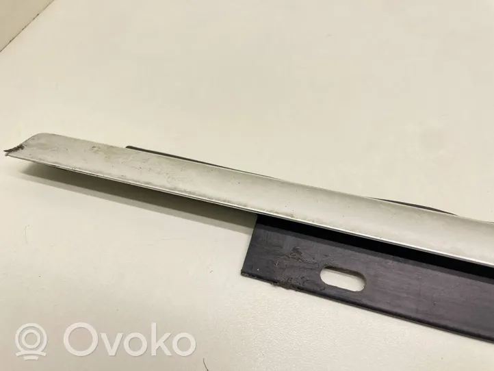 Audi A4 S4 B7 8E 8H Front door glass trim molding 8E0853283